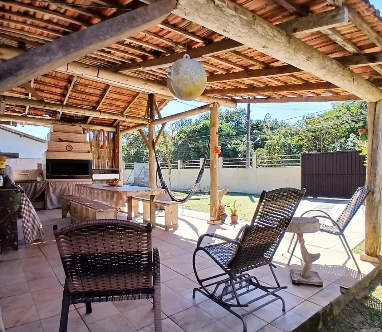 Camping Urbano La Casita contacts